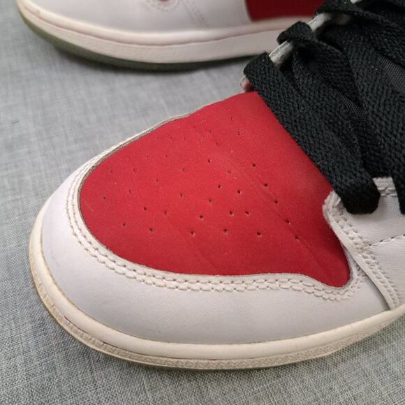 Nike Air Jordan 1 Mid GS size 4.5y 4.5 575441-123 RARE vi Carmine 2014 - Picture 8 of 15